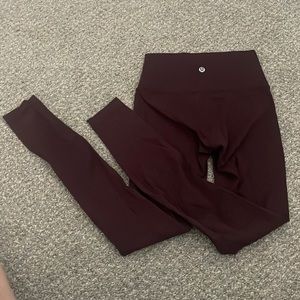 Wunder Under 25” inseam Maroon color